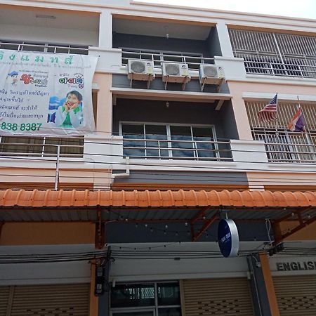 Fun Dee Hostel Ayutthaya Экстерьер фото