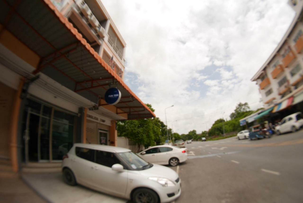 Fun Dee Hostel Ayutthaya Экстерьер фото