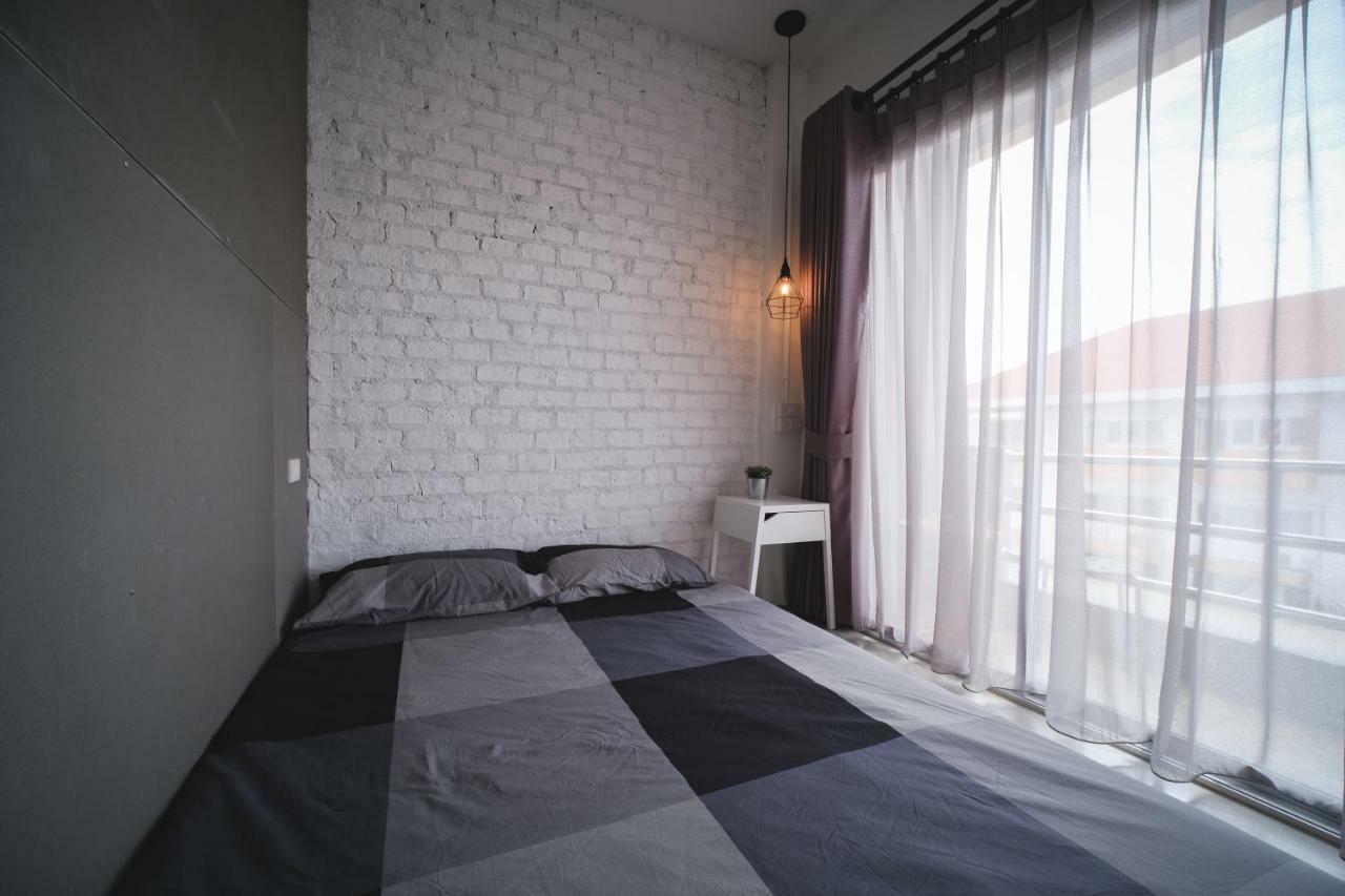 Fun Dee Hostel Ayutthaya Экстерьер фото