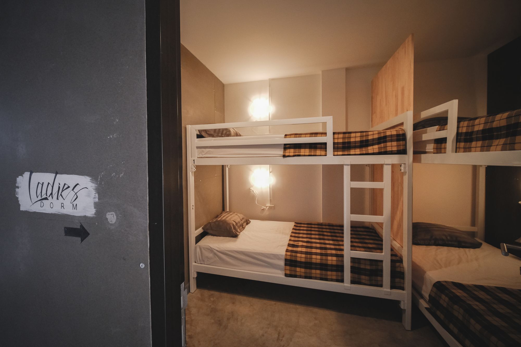 Fun Dee Hostel Ayutthaya Экстерьер фото